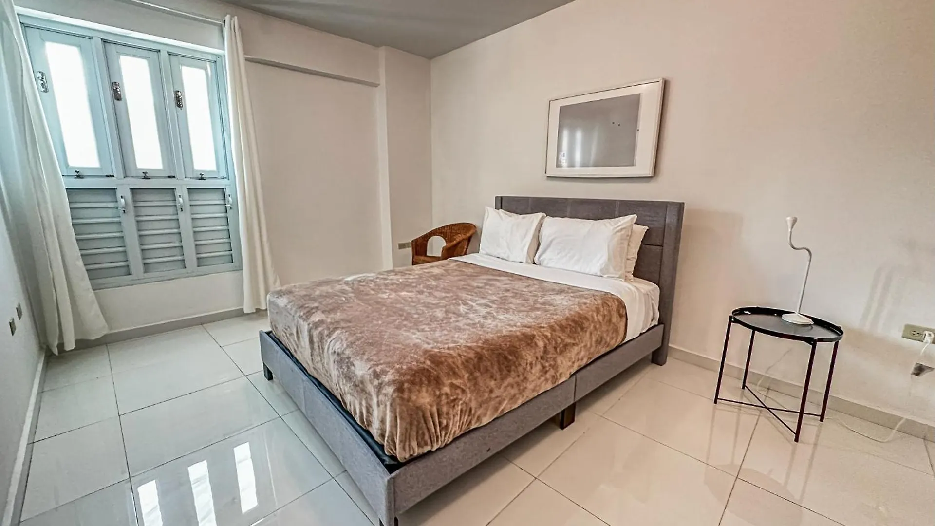 Arecibo Hotel 2106